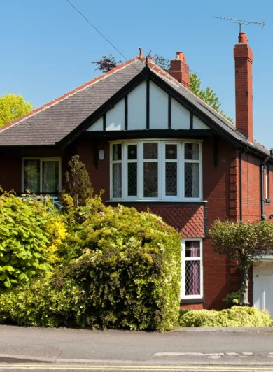How Long Do Most Houses Stay on the Market UK
