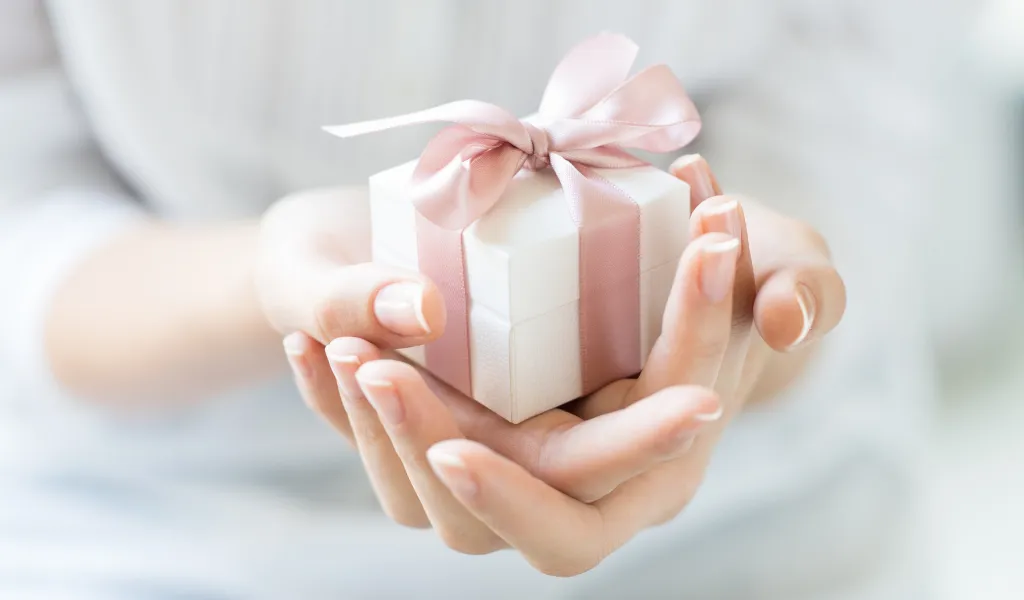 Learn all about VAT on Gifts to Customers in the UK this Year