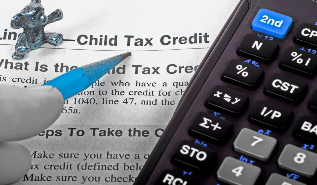 What Happens to My Tax Credits if I Move to Universal Credit?